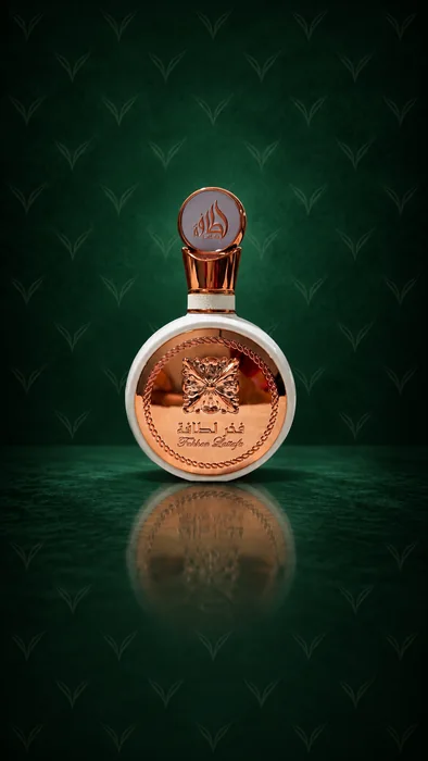 Frasco do perfume Fakhar Rose